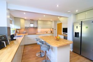 Photo 16- click for photo gallery